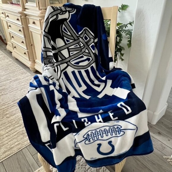 Indianapolis Colts Football Stadium Throw Blanket Plush 54" x 68" - Picture 2 of 8